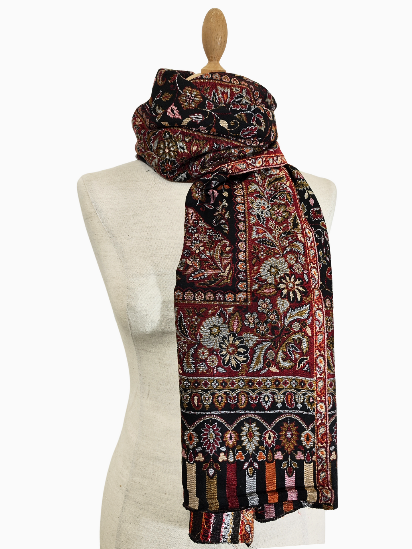 Schal hawl Tuch Wrap Floral Paisley Winter Herbst Luxurious silk scarf in deep burgundy and black, featuring a vibrant floral and paisley design