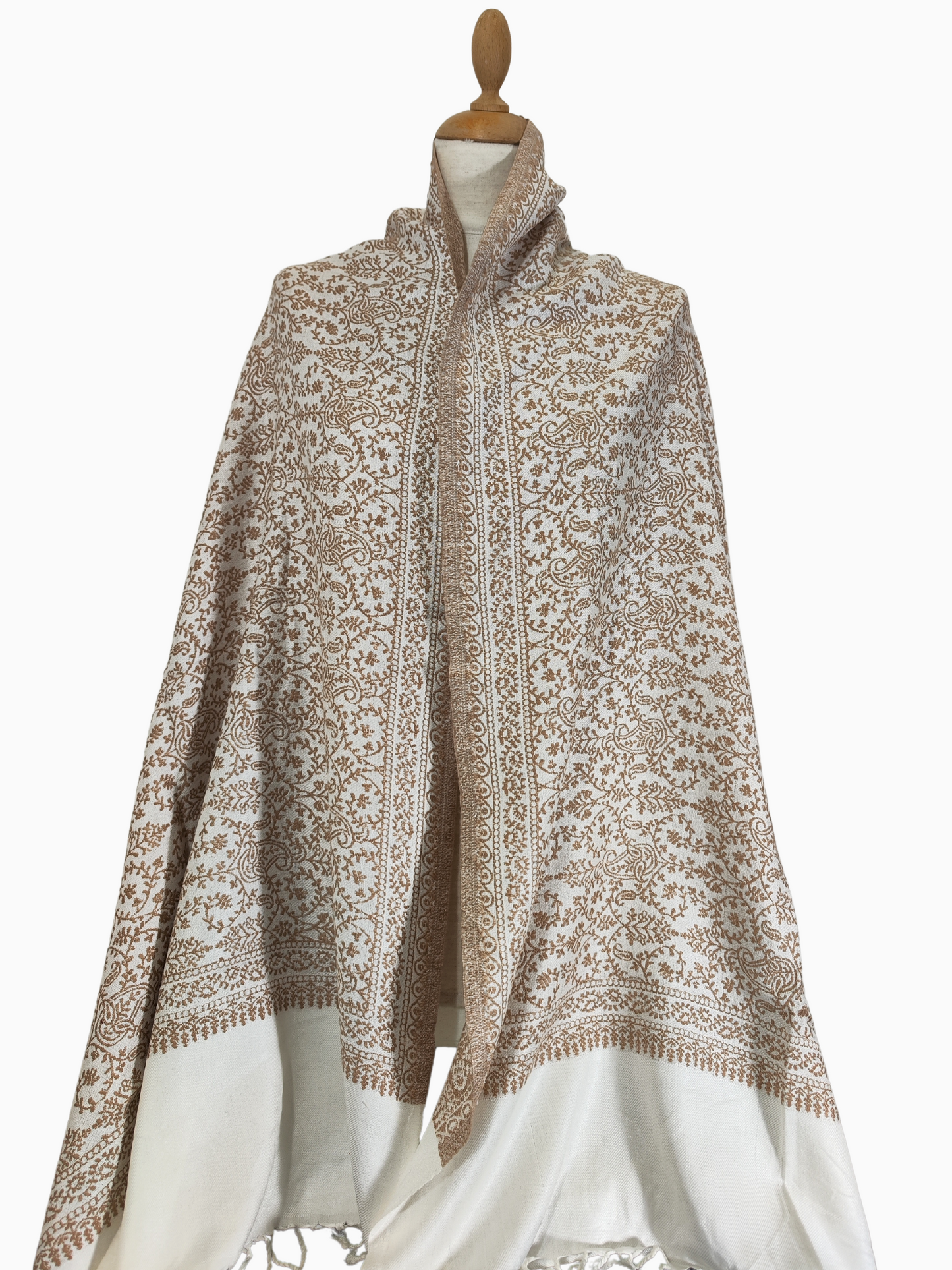 Kuscheliger Schal aus einer weichen Baumwoll-Wollmischung. Warm für den Winter Leichtes Gewicht. Beige mit brauner Handstickerei