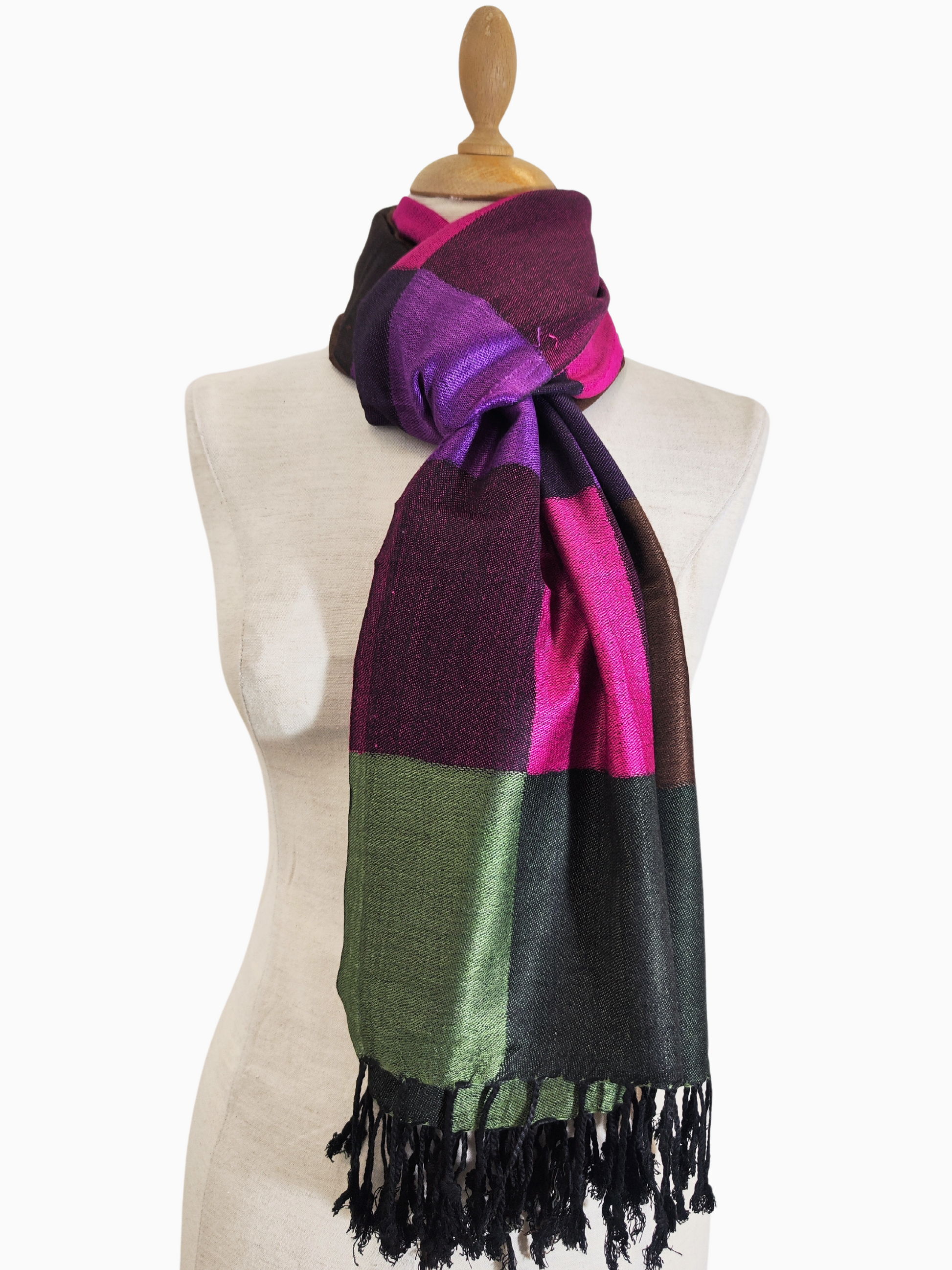 A Checked Pashmina Silk Shawl
Checked Shawl in Pashmina Wool and Silk Blend
More Detailed:
A vibrant checked shawl crafted from a luxurious blend of pashmina wool and silk.
A close-up of a fine-checked shawl made of pashmina wool and silk.
Creative and Evocative:
A tapestry of warmth and elegance, this checked shawl is a blend of pashmina wool and silk.
This checked shawl is a dream woven in pashmina wool and silk.