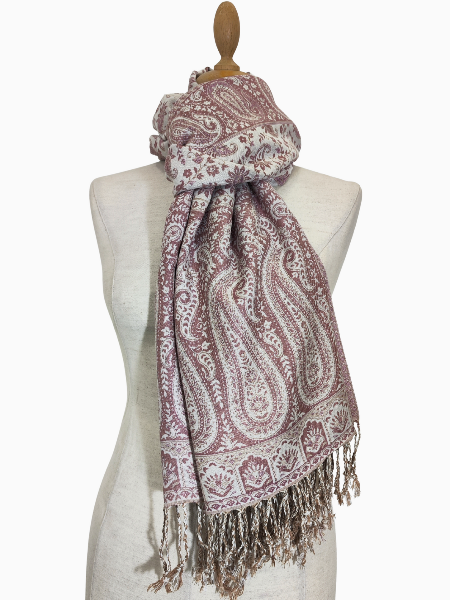 Elegant rose & beige paisley shawl with floral motifs and fringes. Handwoven artisan boho wrap, unisex lightweight scarf – Eleganter Paisley Schal rosa beige mit Blumenmuster & Fransen.