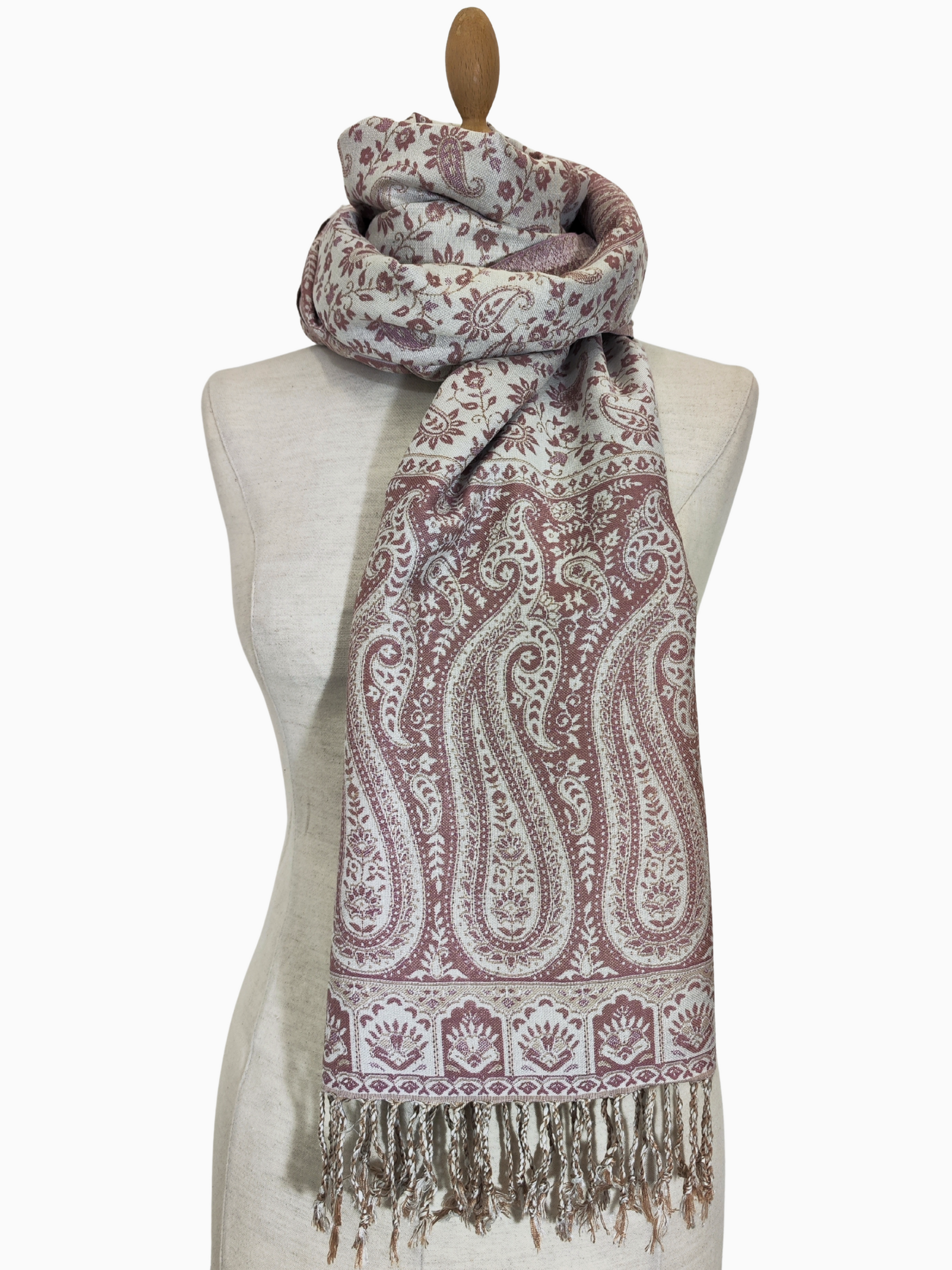 rose beige shawl, paisley wrap, boho scarf, handmade ethnic shawl, floral shawl, artisan scarf, slow fashion wrap, unisex shawl, elegant winter shawl, handmade gift scarf
Rosa Beige Schal, Paisley Tuch, Boho Schal, handgewebter Ethno Schal, Blumenschal, Kunsthandwerk Schal, Slow Fashion Tuch, Unisex Schal, eleganter Winterschal, handgemachtes Geschenk Tuch