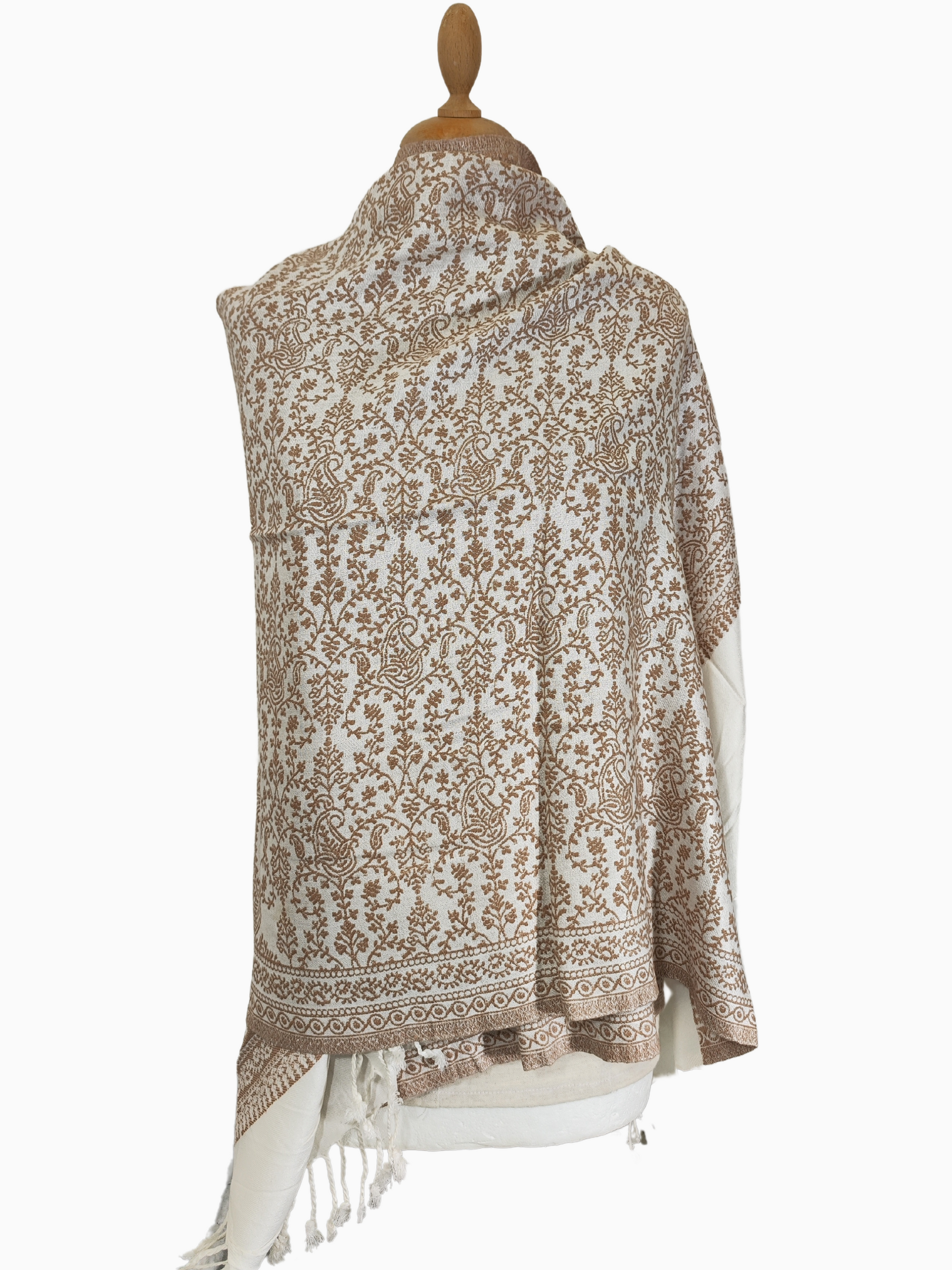 Cosy shawl in a soft cotton-wool blend. Warm for winters Lightweight. Beige with Brown hand Embroidery Herbstmode Frauen Männer Unisex Weich