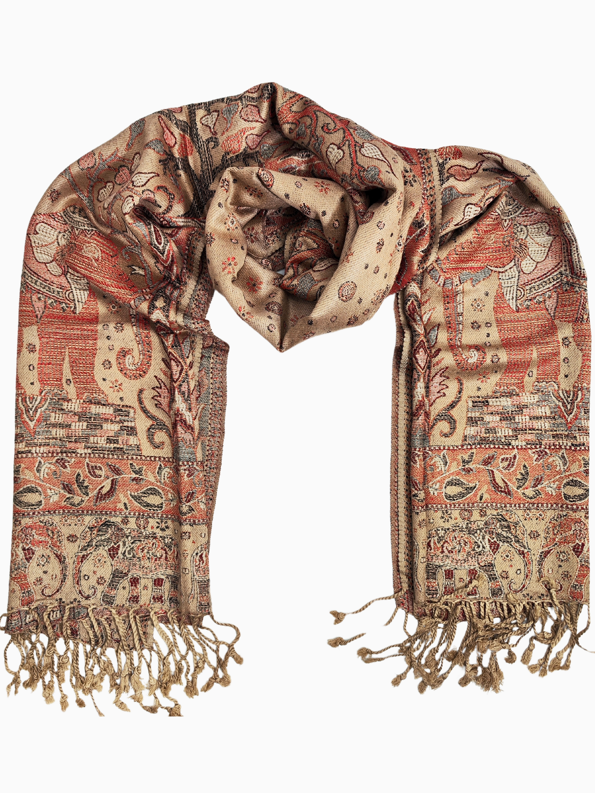 Magnifique châle en pashmina au design vibrant. Le fond est principalement beige et les motifs floraux et éléphants sont complexes et se déclinent dans des tons de rouge, d'or et de bleu. Foulard, étole, écharpe pour l'hiver