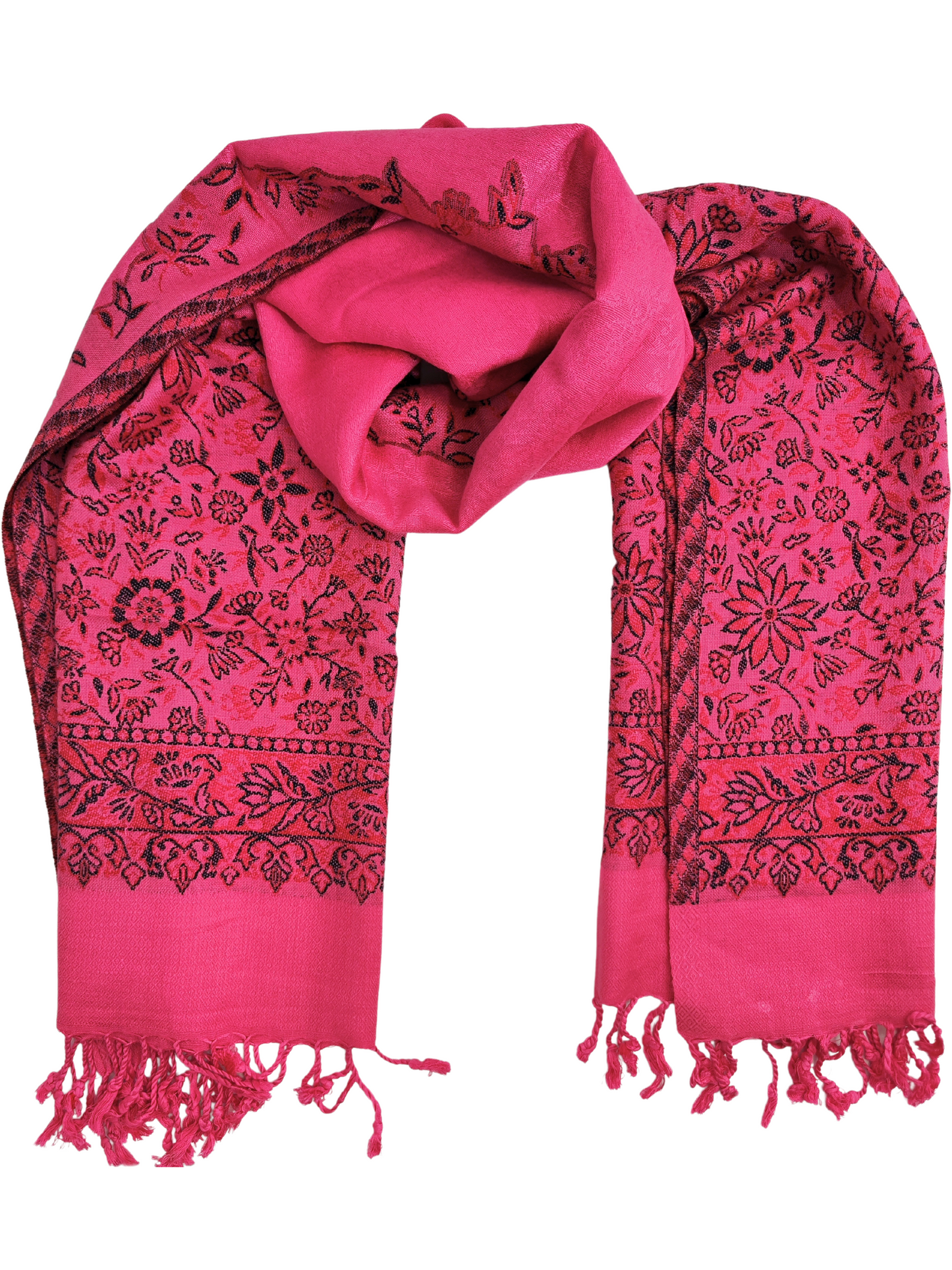 Ein leuchtend pinkfarbener Pashmina-Schal, der mit verschlungenen schwarzen Blumenmotiven verziert ist. Der Schal ist mit einem Fransenrand versehen und wird elegant über eine Schaufensterpuppe drapiert. Dieses luxuriöse Accessoire ist perfekt, um jedem Outfit einen Hauch von ethnischem Flair zu verleihen.