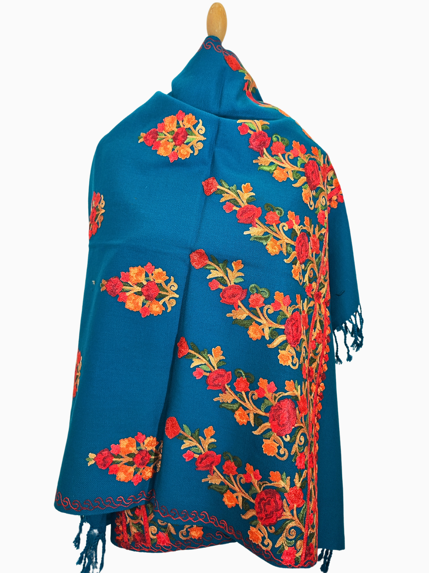 Scialle di lana ricamato a mano con lavorazione Aari, scialle floreale verde acqua, indiano, scialle fatto a mano
Scialle di lana color verde acqua con ricamo Aari
Lussuoso scialle ricamato a mano in verde acqua con motivi floreali
Bellissimo scialle con ricamo Aari in verde acqua, perfetto per ogni occasione
