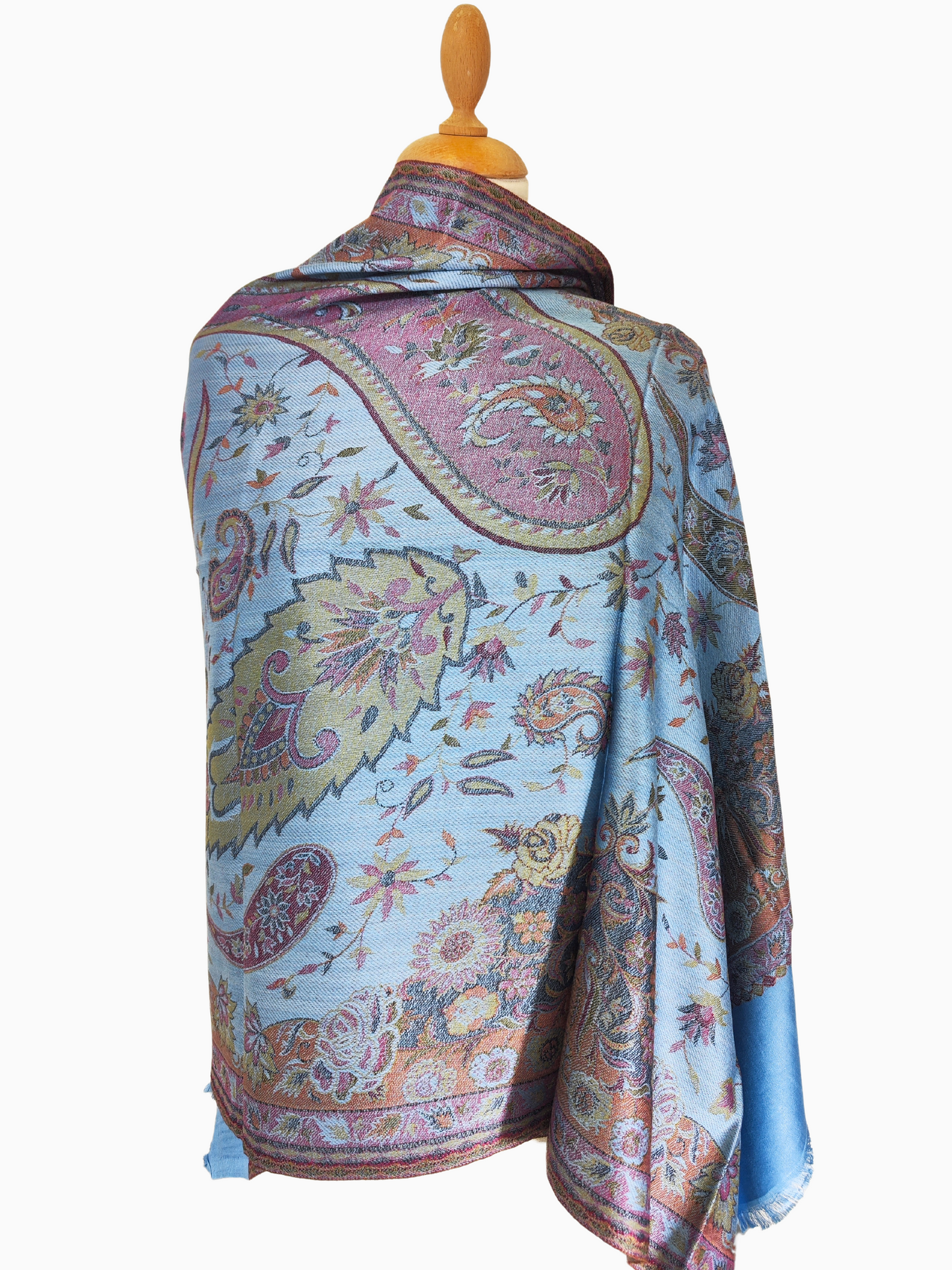 Blauer Paisley-Schal
Himmelblauer Pashmina-Schal
Himmelblauer Pashmina-Schal mit aufwändigem Paisleymuster und ausgefransten Rändern
Luxuriöser Pashmina-Schal aus einer Seidenmischung in Himmelblau mit aufwändigem Paisleymuster
Pashmina Woll-Seidenmischung Schal online kaufen Himmelblauer Paisley-Schal für Frauen