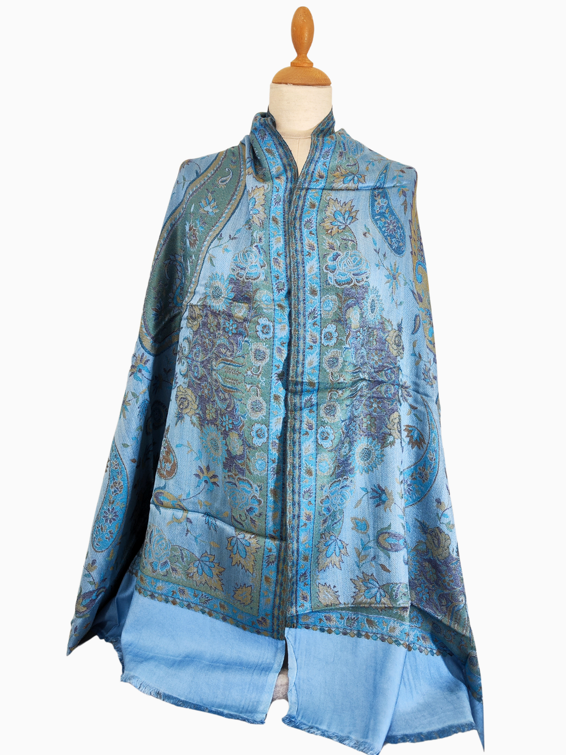 Blauer Pashmina-Schal mit Paisley-Muster und Fransen
Pashmina-Schal in Blau mit Paisley-Muster, Ein luxuriöser Pashmina-Schal in Blau mit Paisley-Muster, hergestellt aus einer Mischung aus Pashmina, Wolle und Seide. Boho, Kaschmir, Kaschmir, Geschenk, Weihnachten, Winter, Warm